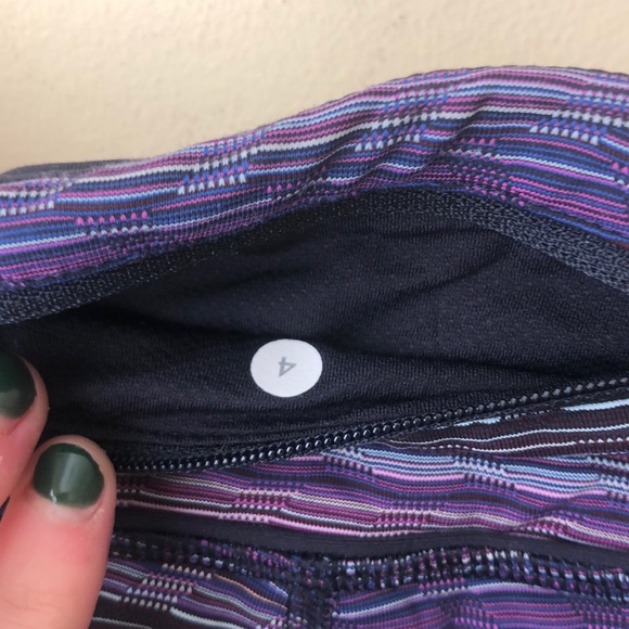 Lululemon Size 4 Purple Cropped Leggings - Picture 5 of 5